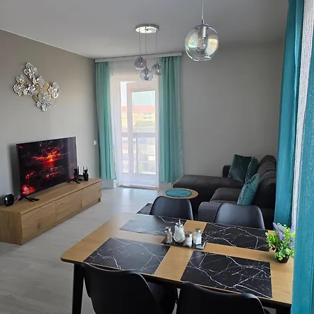 Marivas At The Station, Free Parking & Wifi